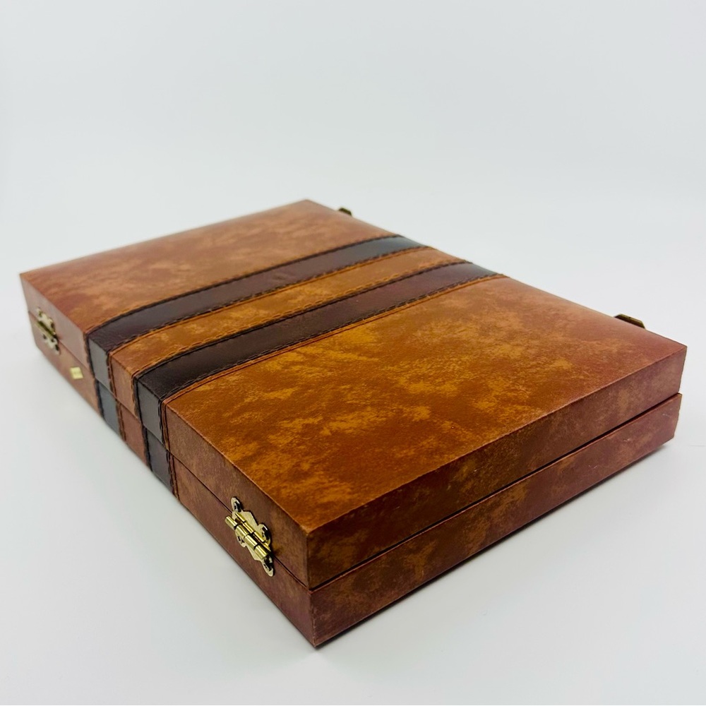 Backgammon Set - Classic Board Game Case - 2 Players - Picture 6 of 7